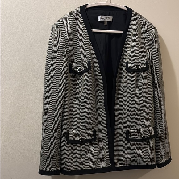 Kasper Women's Black and gold open blazer - size 16 - great condition - Picture 1 of 6